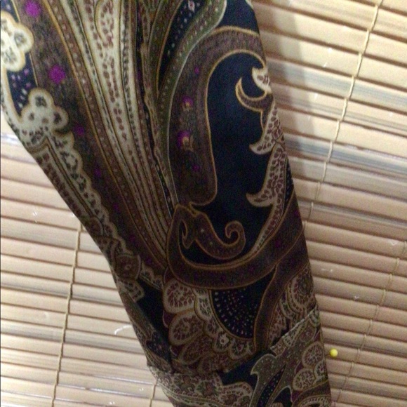 CHAPS paisley blouse, collar, up-down cuffs - Picture 14 of 16